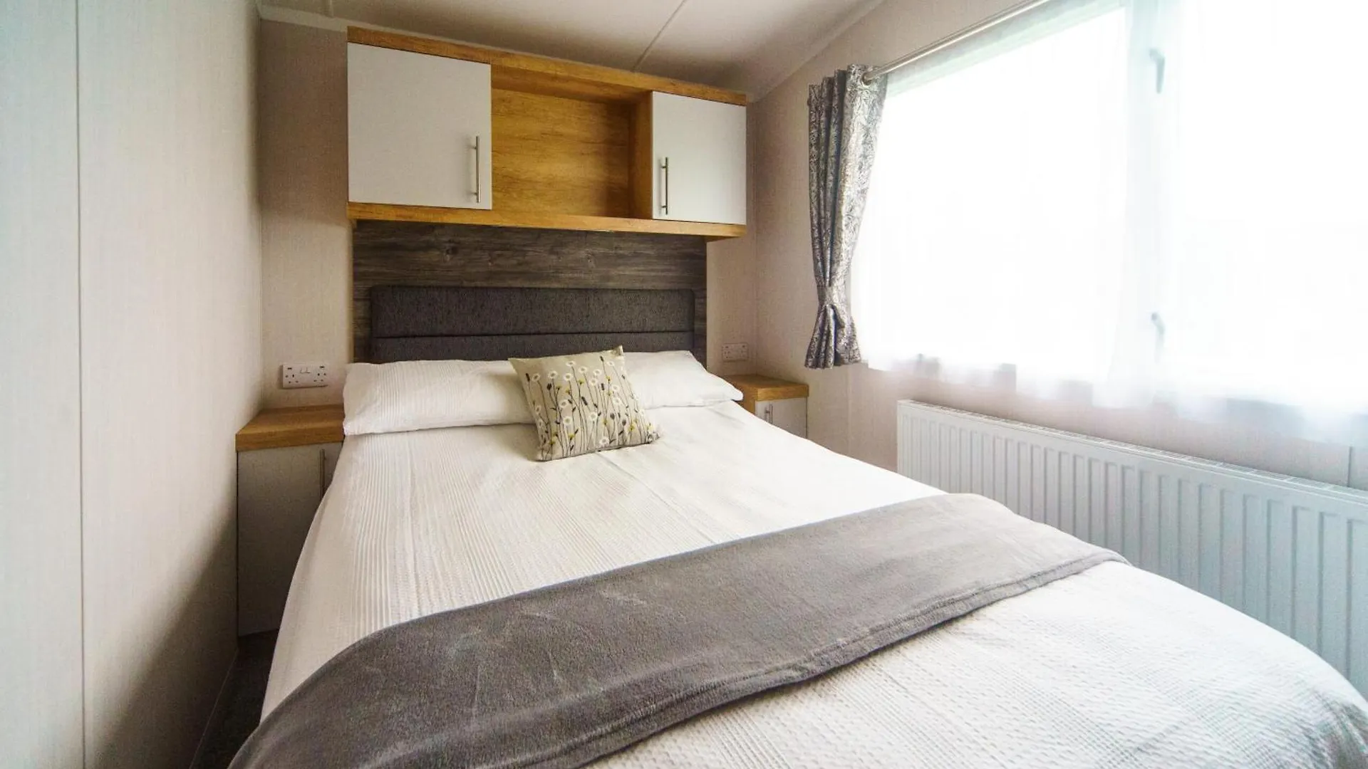 The Ivy Cottage Caravan Swansea