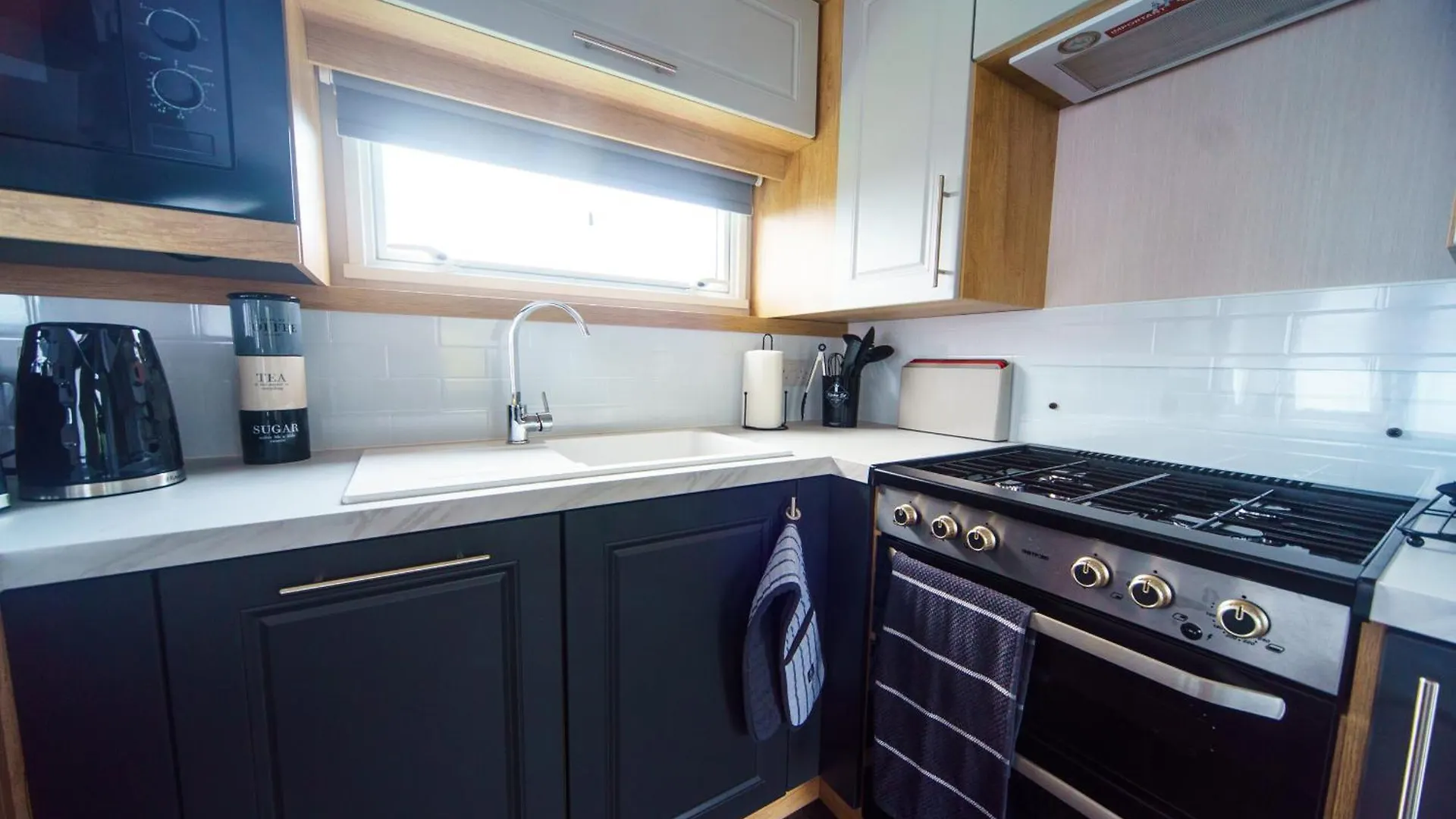The Ivy Cottage Caravan Swansea 0*,